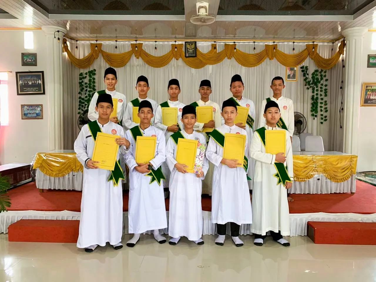 Pengumuman dan Penyematan Pin Munaqosah Tahsin dan Tahfidz Qur'an