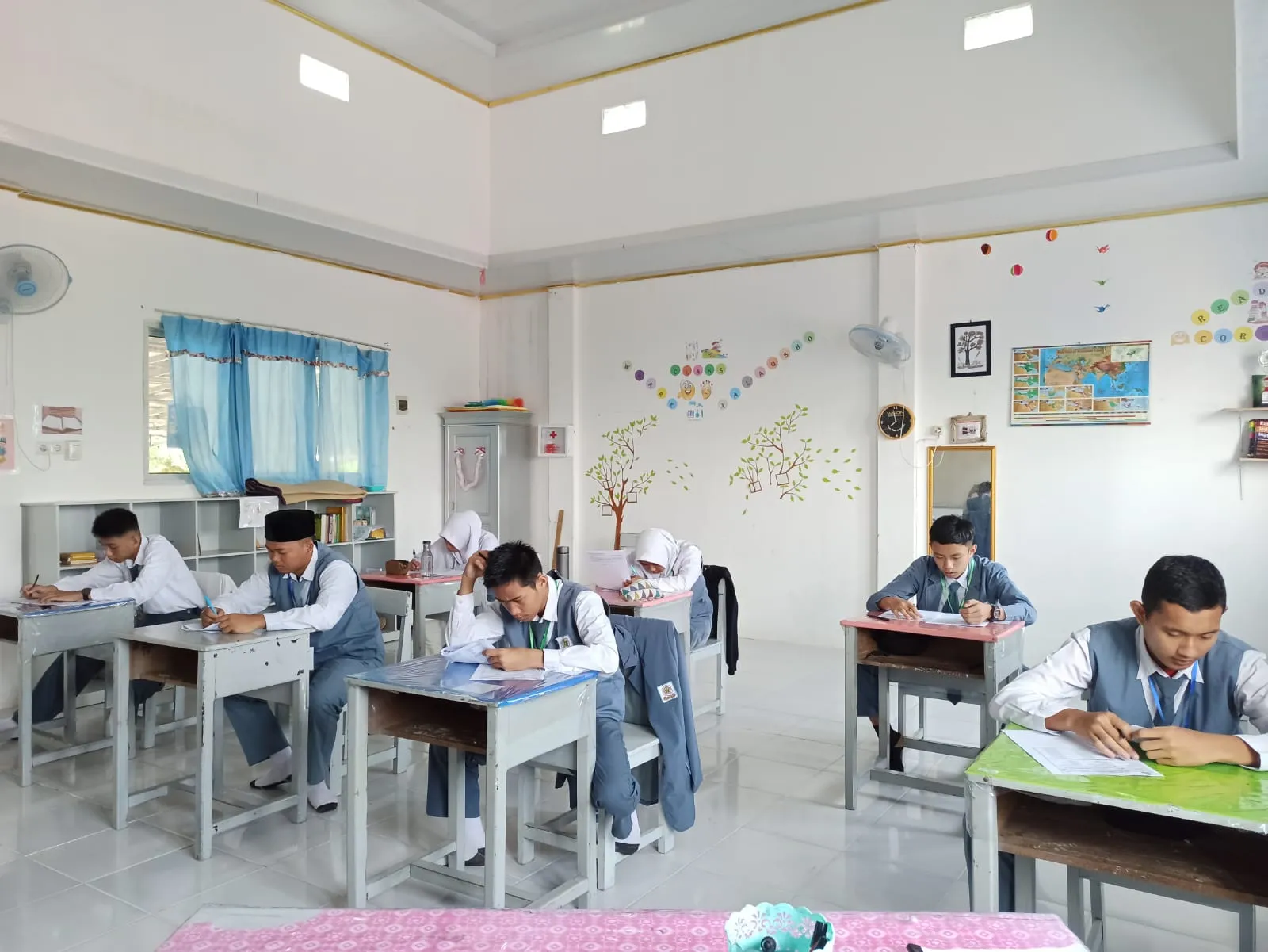 Rapat Komite + Bagi Raport