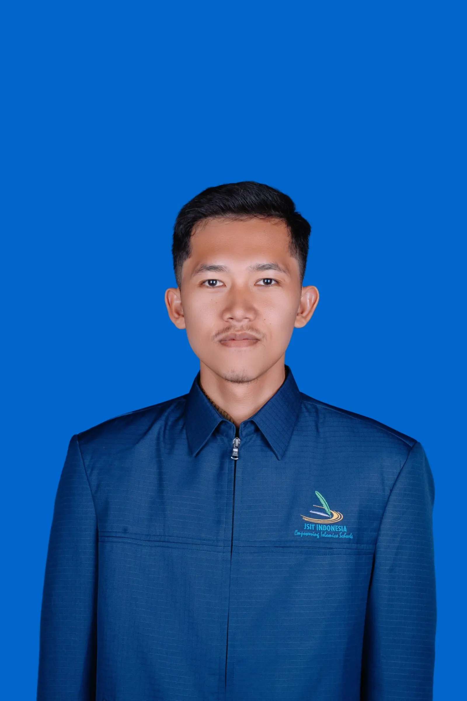 Agi Gustiawan, S. Pd - Kepala Sekolah